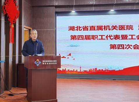 房间里的摆设布局

中度可信度描述已自动生成